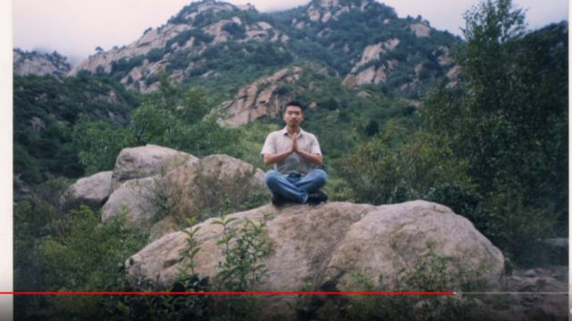 一个孤僻的人 中文字幕 (艾未未 - 2010)